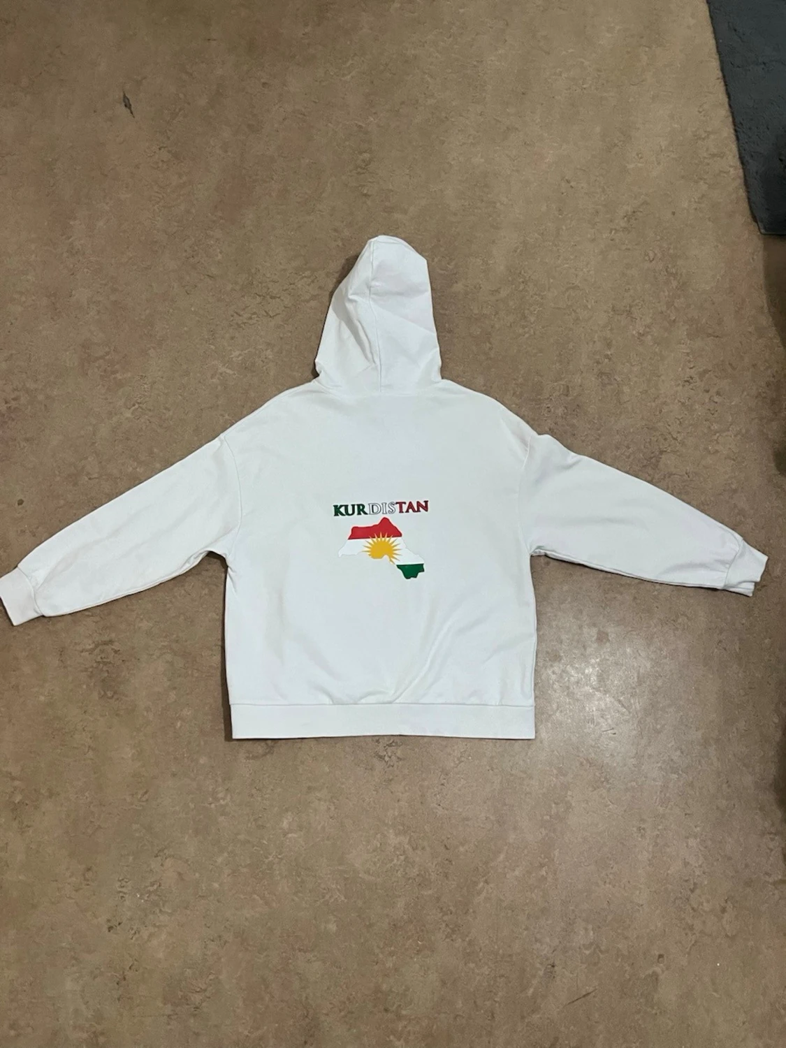 Vit hoodie med Kurdistan-tryck - 3