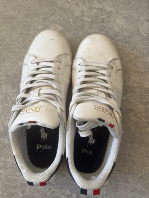 Ralph Lauren Skor - Säljer ett par Ralph lauren skor som inte längre används, skriv för fler bilder