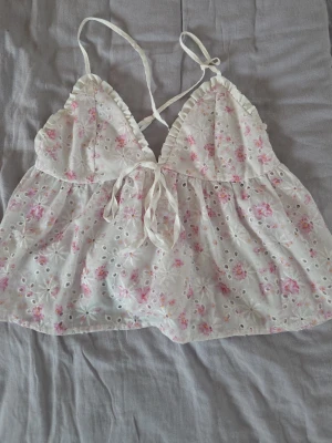 Sommrig topp - Jättegullig sommartopp som inte kommer till användning längre🩷