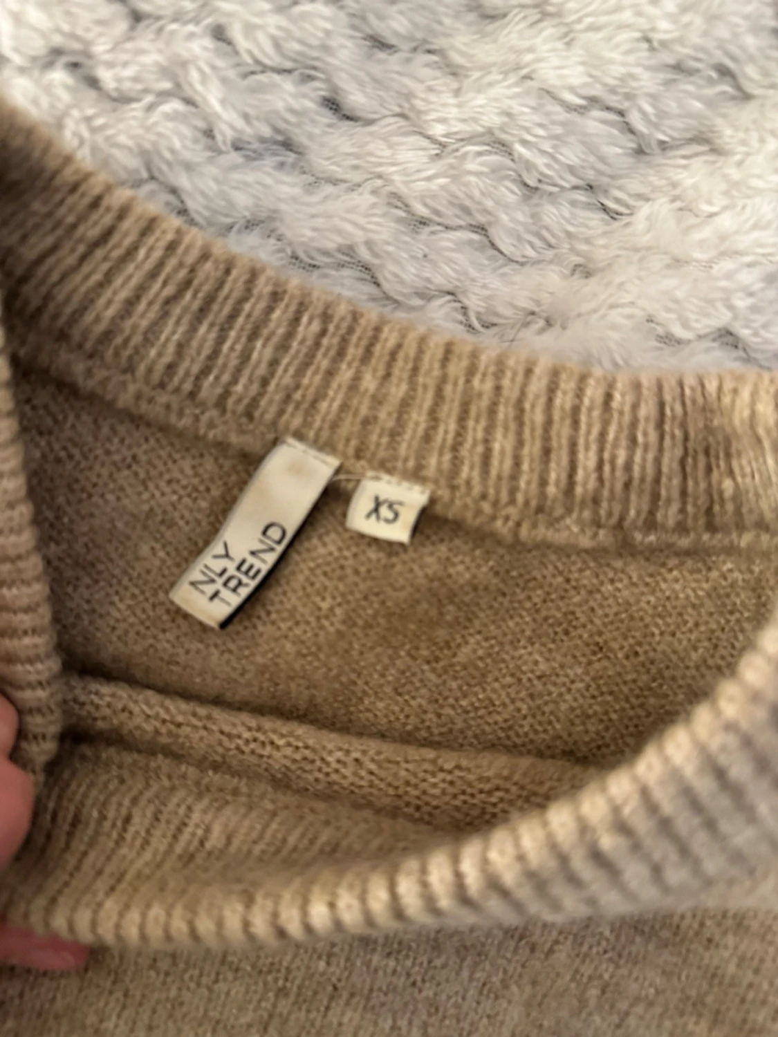 Beige croppad stickad tröja - 3