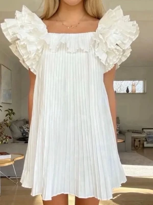 Zara volang klänning  - Trendig vit volang klänning i storlek s