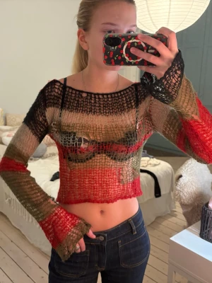 Stickad topp  - Såå cool tröja från jaded London! Öppen i ryggen 