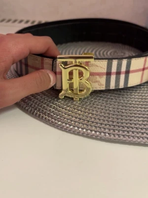 Bälte  - Dm vid intresse 