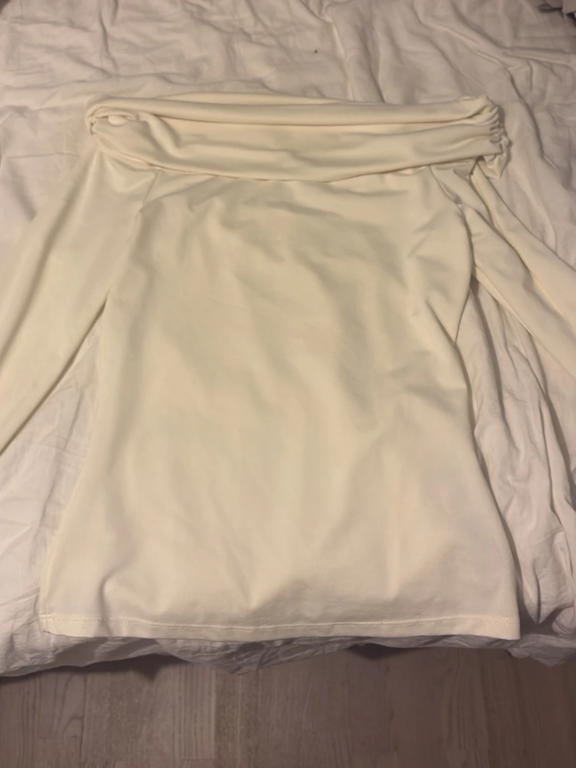 Vit offshoulder tröja 