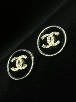 Örhängen  - Helt nya örhängen 