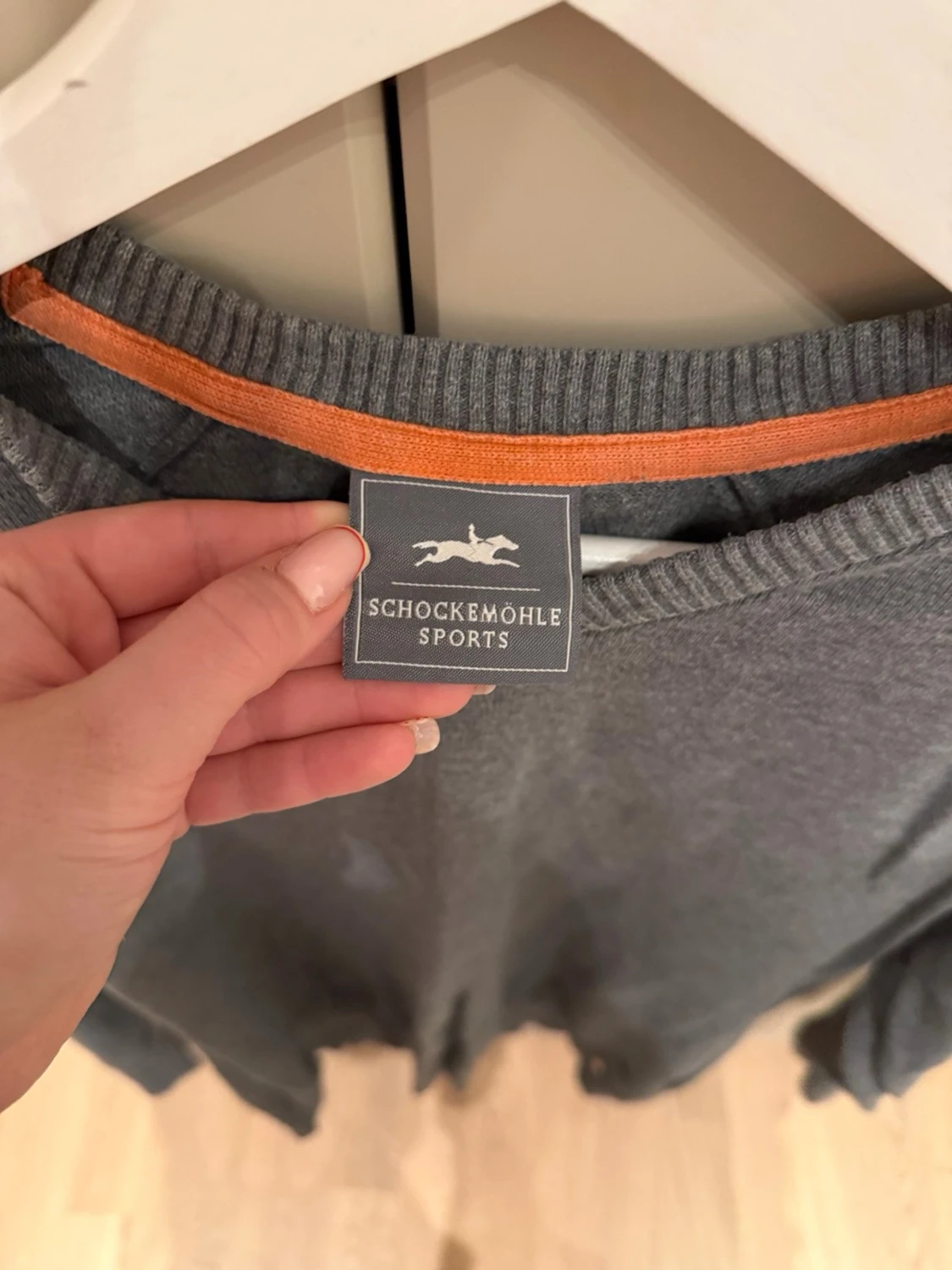 Grå stickad tröja från Schockemöhle - 1