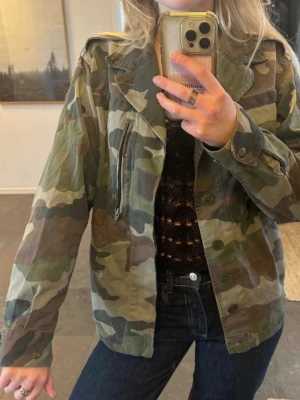 Militär jacka  - Militär jacka köpt secondhand!!