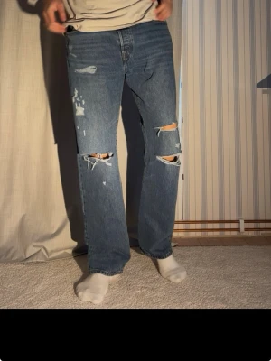 Archive Levi’s 501 32 - Säljer nu dessa galet feta Levis 501 jeansen storlek 34/34 Modellen är 188cm och väger 78kg  Total längd: 106 Benöppning: 21 Midja: 44  Priset kan som alltid diskuteras, hör av er vid minsta fundering! Mvh Charlie