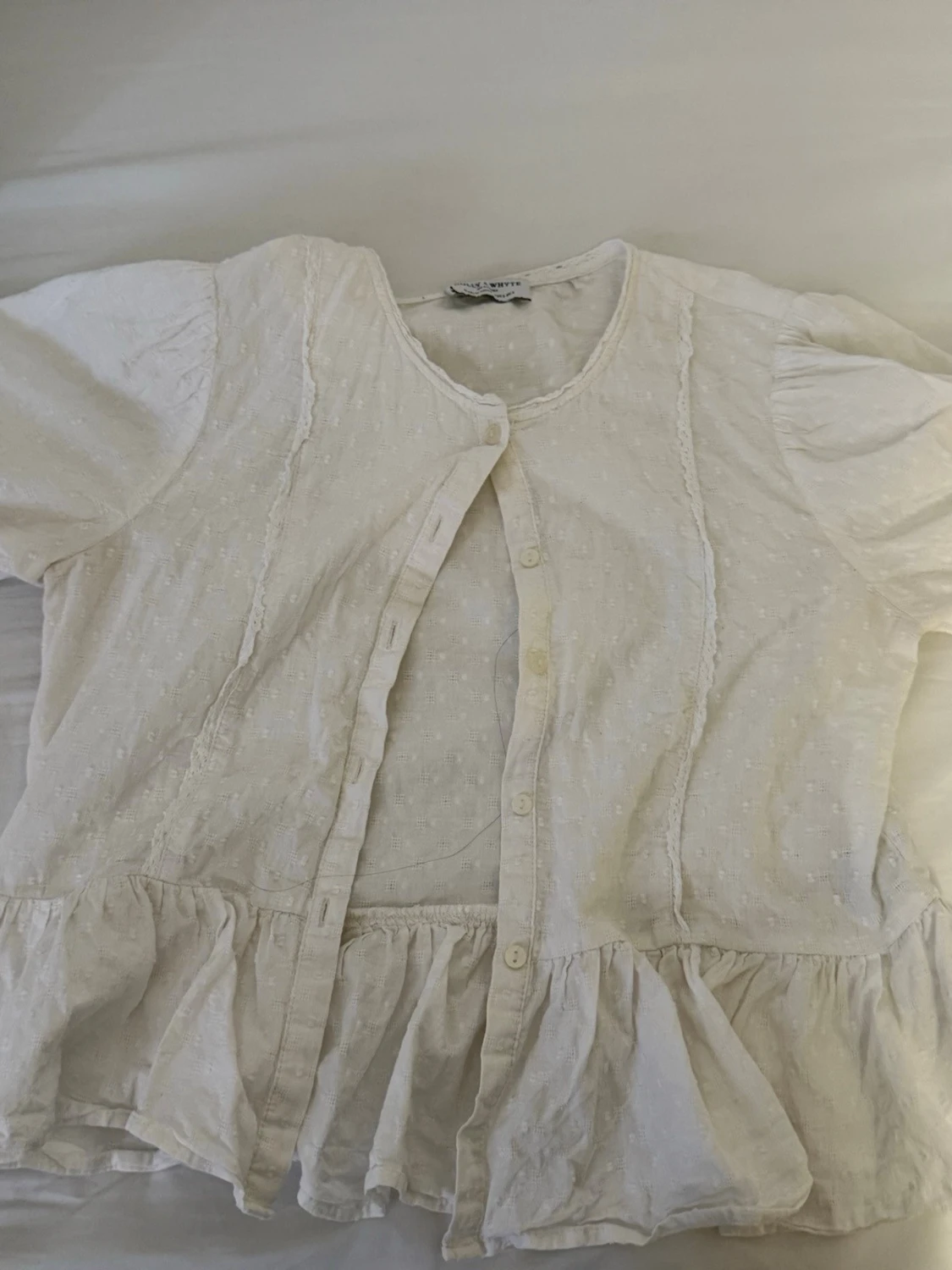 Vit blus från Holly & Whyte