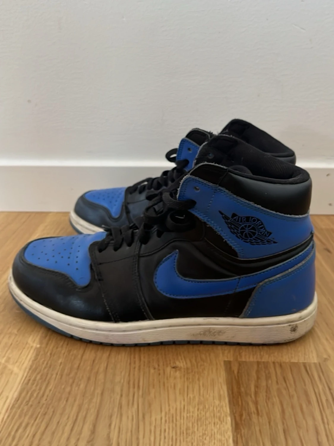 Air Jordan 1 Retro High OG Royal Blue - 1