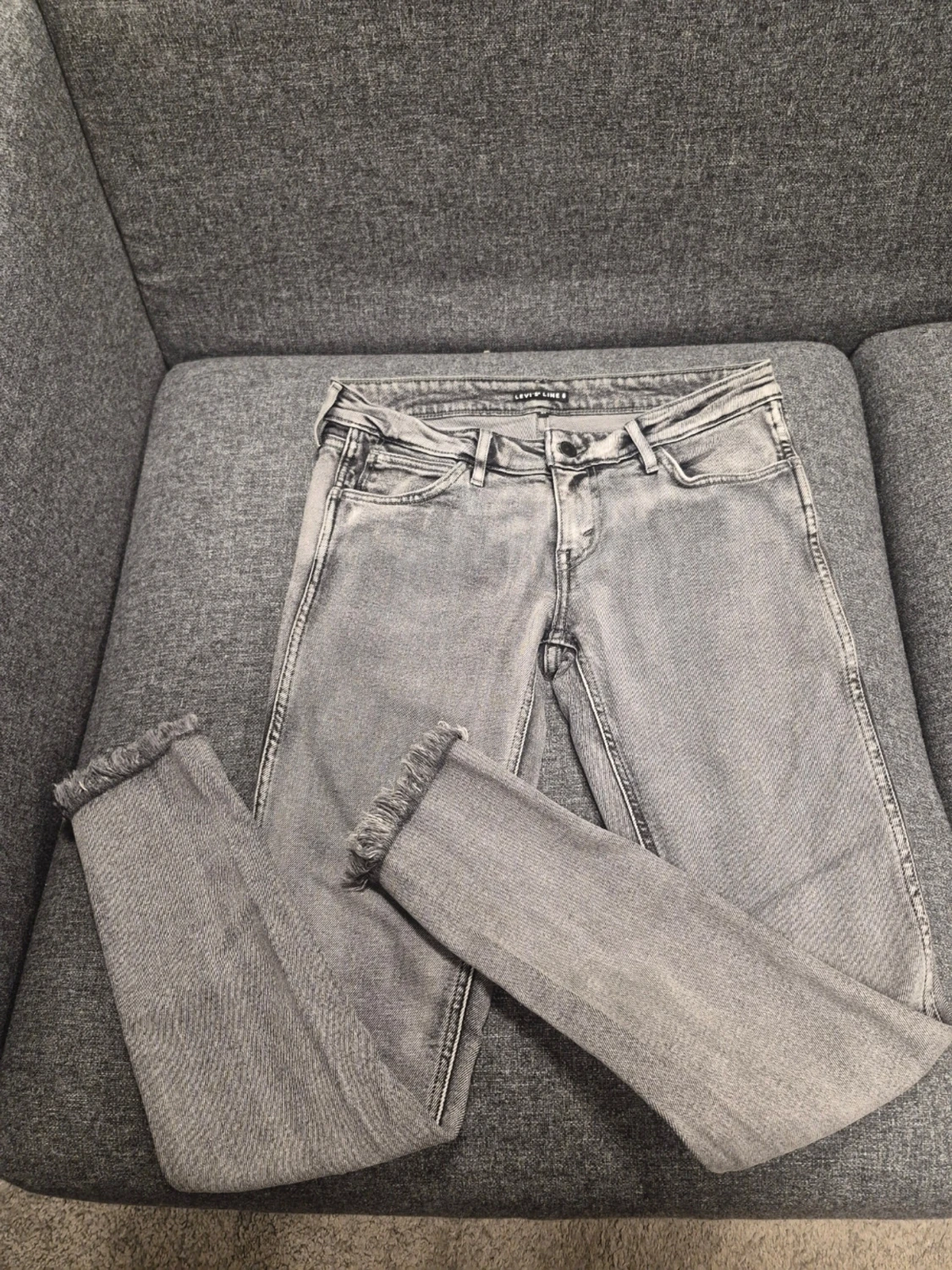 Grå Levi's Line 8 jeans med rå kant W29 L30 - 1