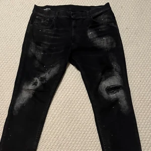 Dondup jeans - Dondup jeans i nyskick . Storlek 32. Hör av dig vid frågor eller funderingar!