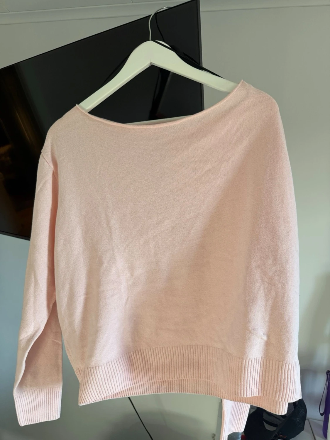 Ljusrosa off shoulder stickad tröja - 2