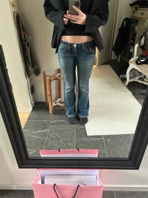 True religion jeans  - Snygga low waist jeans från True Religion i storlek W28. Det är bara att höra av sig om man har några frågor, priset är diskuterat! 💕