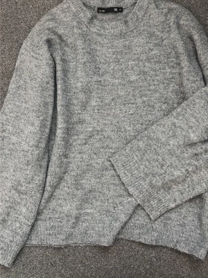 Grå stickad topp - Jättemysig, knappt använd