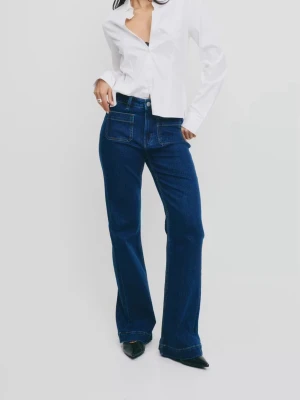 Bik Bok jeans - Säljer ett par helt nya jeans från Bik Bok, använda endast en gång då jag märkte att de var för korta för mig💖