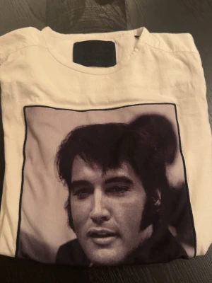 Limitato tshirt - Limitato tshirt i bra skick, storlek xs