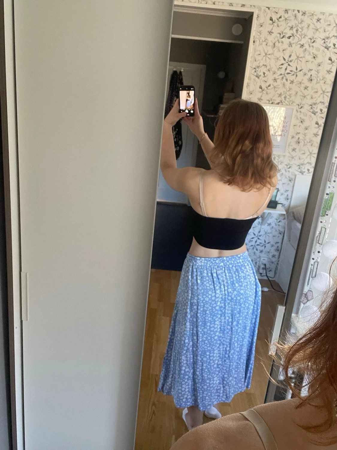 Blå blommig långkjol med resårmidja - 1