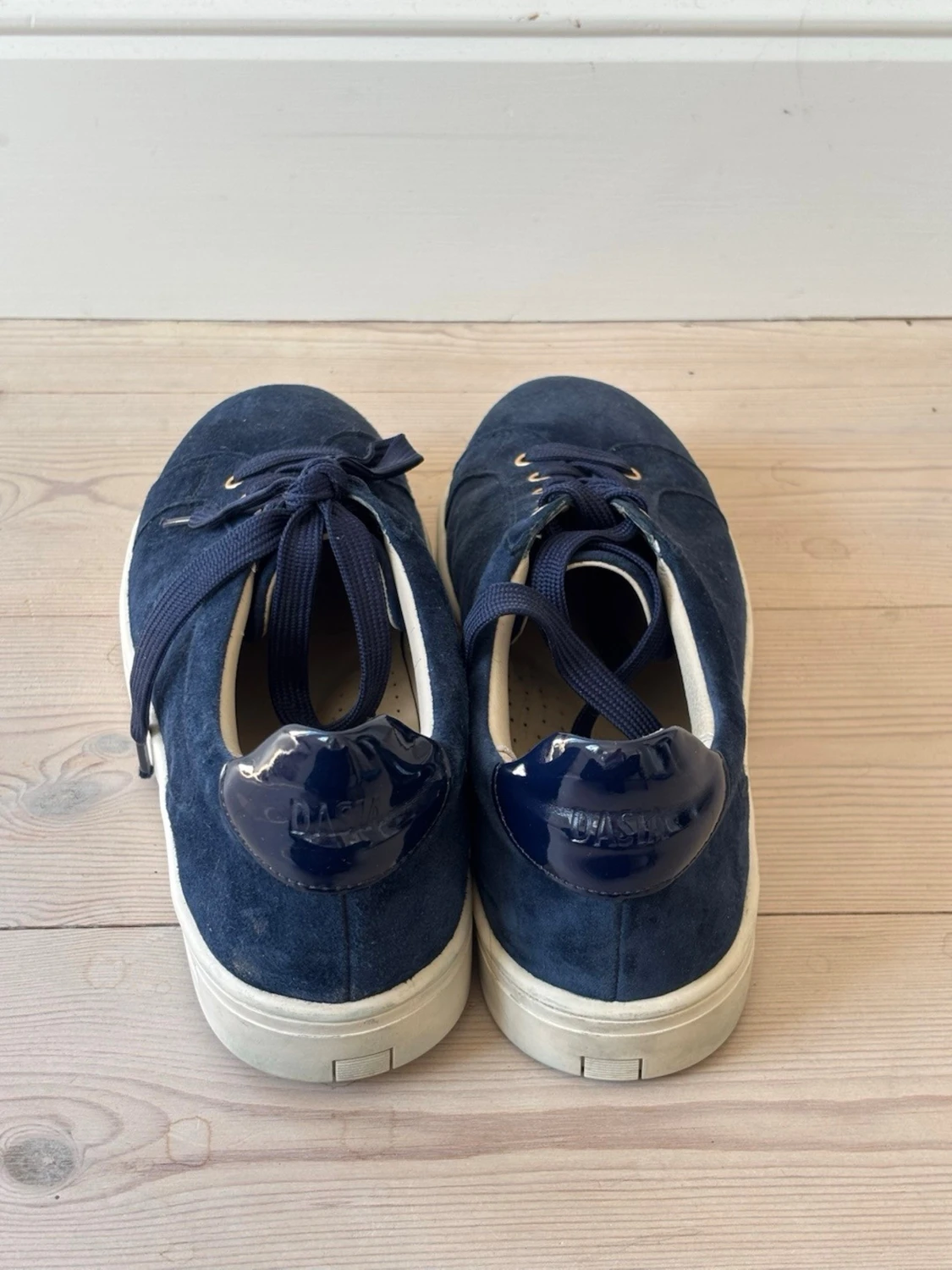 Mörkblå mockasneakers från Dasia - 2