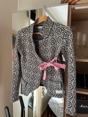 Odd Molly kofta  - En äkta Odd Molly kofta i nyskick. Aldrig använd. Storlek 0 = XS 