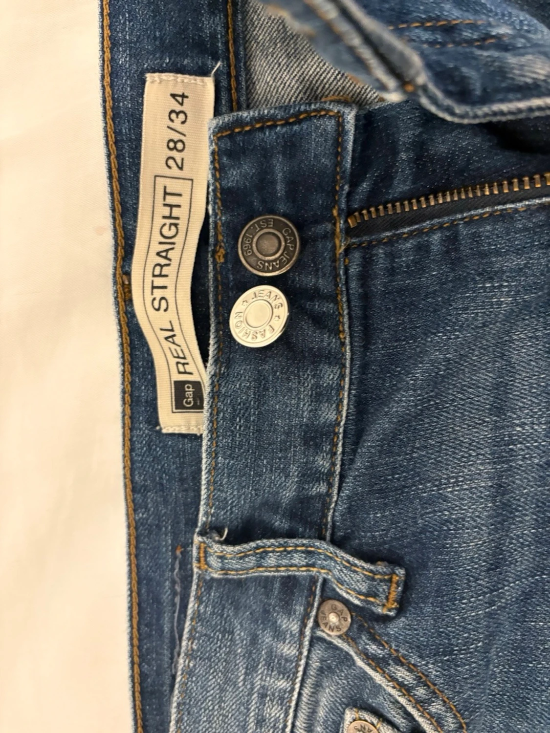 Blå raka jeans med slitningar - 4