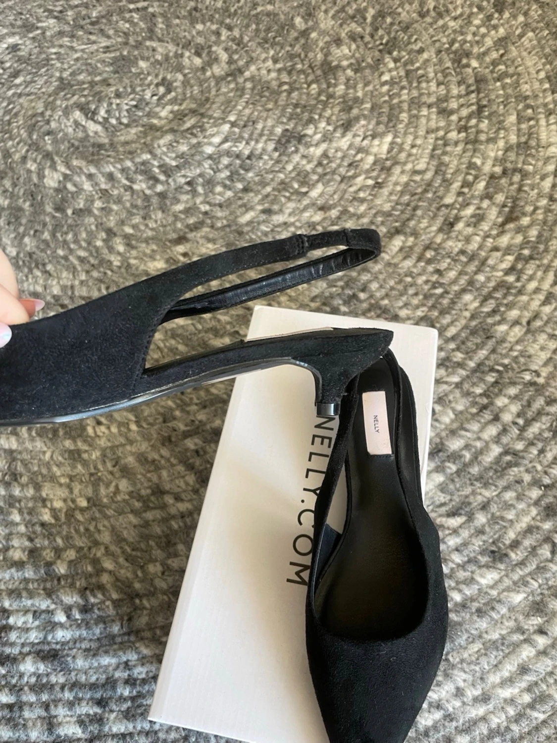 Svarta spetsiga pumps från Nelly - 1