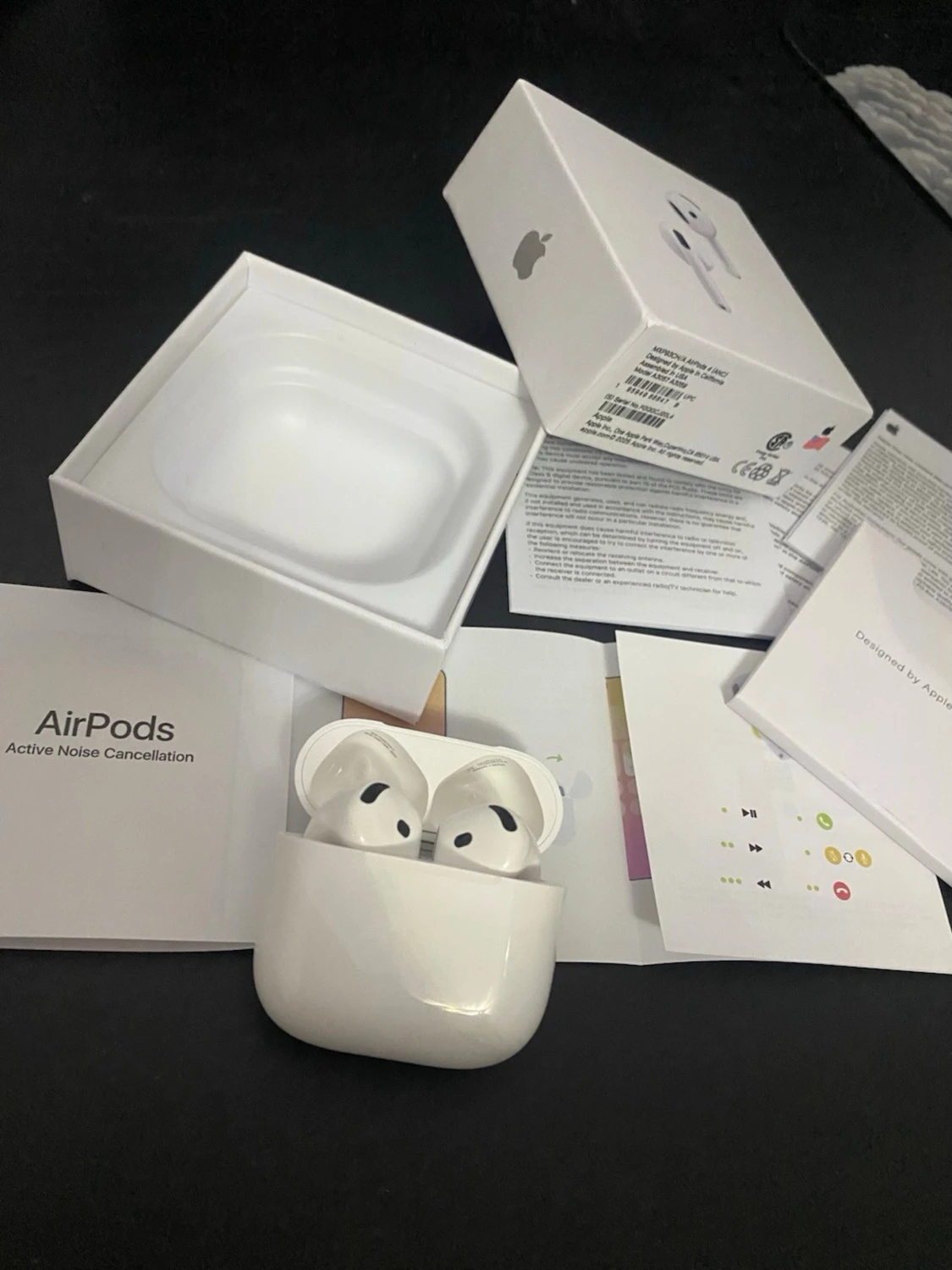 Apple AirPods Pro med laddningsetui