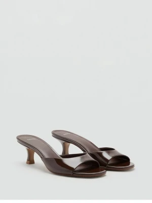 Slip in klack från Mango  - Slip in klackar från Mango i färgen brun, köpta på zalando. Klackarna är i stilen 39 och använda en gång. 
