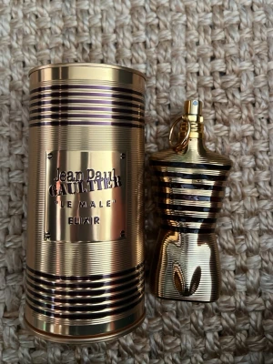Jean Paul Gaultier Le Male Elixir 125ml - Jean Paul Gaultier Le Male Elixir med cirka 90ml kvar. Varm, kryddig och sensuell doft. Pris kan diskuteras! 