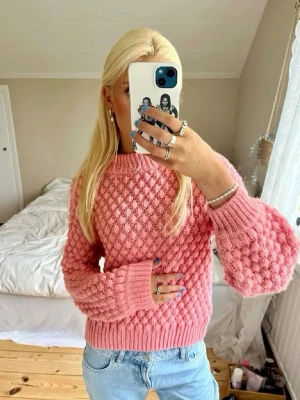 Rosa/korall stickad tröja - Så fin!!