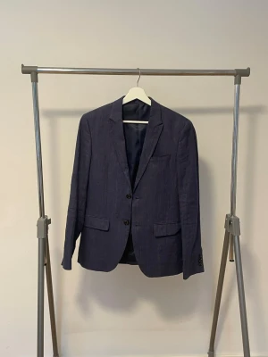 Linnekavaj blå - Snygg blå linnekavaj, perfekt till vår & sommar, pris kan diskuteras vid snabb affär.