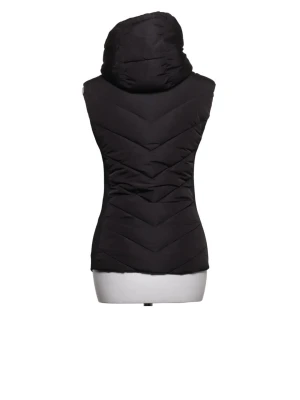 Svart dunväst med huva - Snygg svart dunväst med figurnära passform och dragkedja framtill. Västen har en vadderad design med chevronmönster och en stor, mysig huva. Perfekt för lager-på-lager och streetstyle. den har inga slitningar osv men däremot finns det en fläck på rygger fast den ser man inte från långt avstånd💝