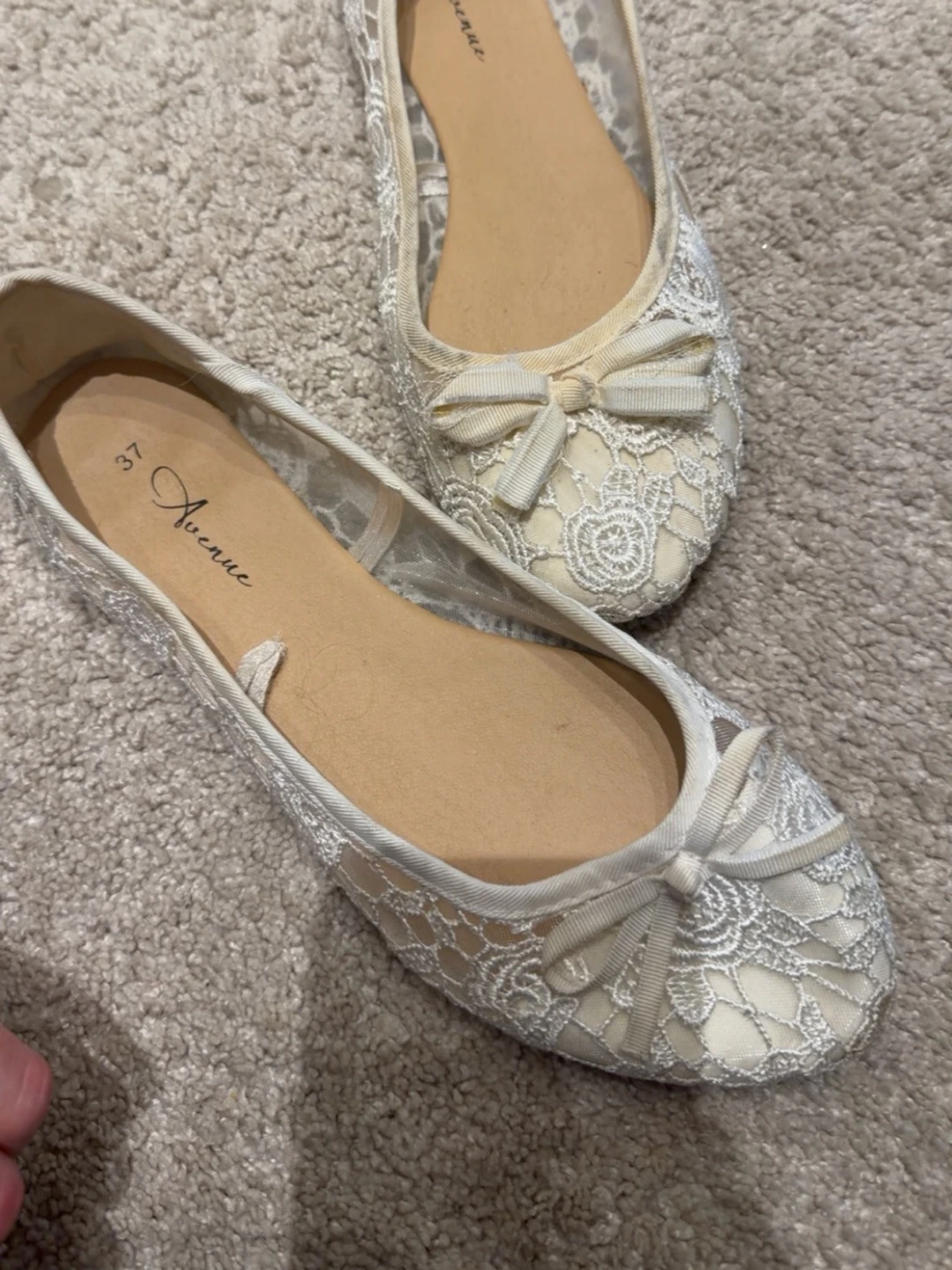 Vita spetsballerinaskor med rosett - 1