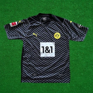 Dortmund Tröja, Haaland#9, Storlek M - Helt ny, högkvalitativ replika. EU | M . Pris: 349kr. Leverans: Skickas inom 24 timmar. Notera: Begränsat antal- först till kvarn 