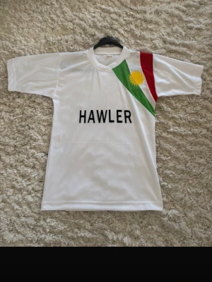Kurdistan jersey - Kurdistan jersey med staden hawler på, aldrig använd och köpt i kurdistan