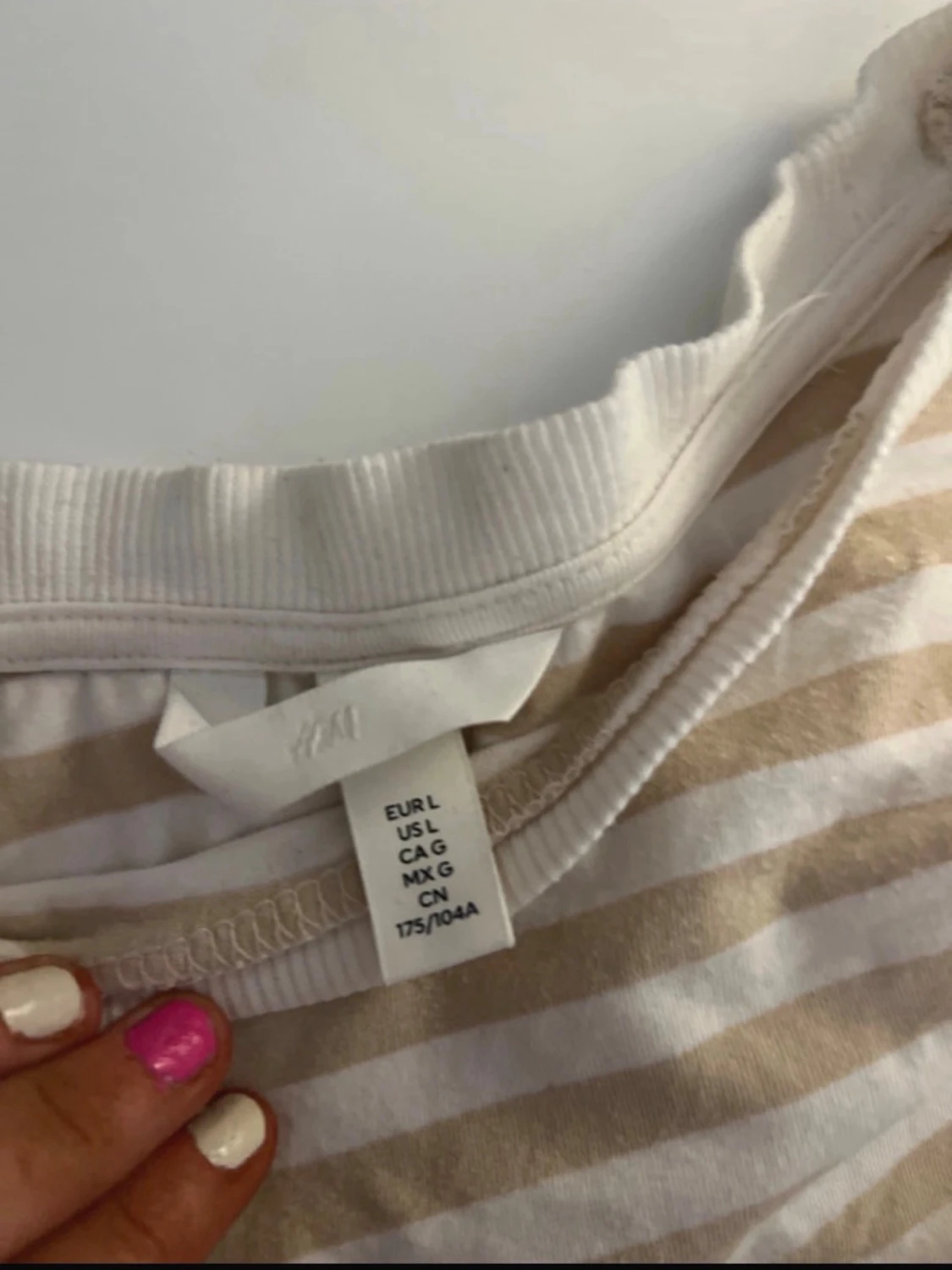 Beigevit randig tröja från H&M - 1