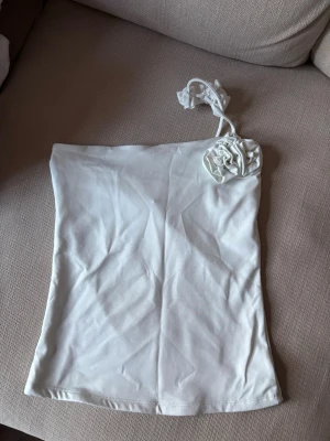 Fest topp  - Topp från Nelly nyskick bara använt en gång i storlek s
