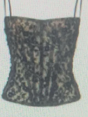 Leopardmönstrad body med tunna band - Snygg body med leopardmönster och tunna axelband. Figurnära passform och rak urringning. Materialet ser ut att vara stretchigt och bekvämt, perfekt för att skapa en trendig look. Färgerna går i svart och beige.