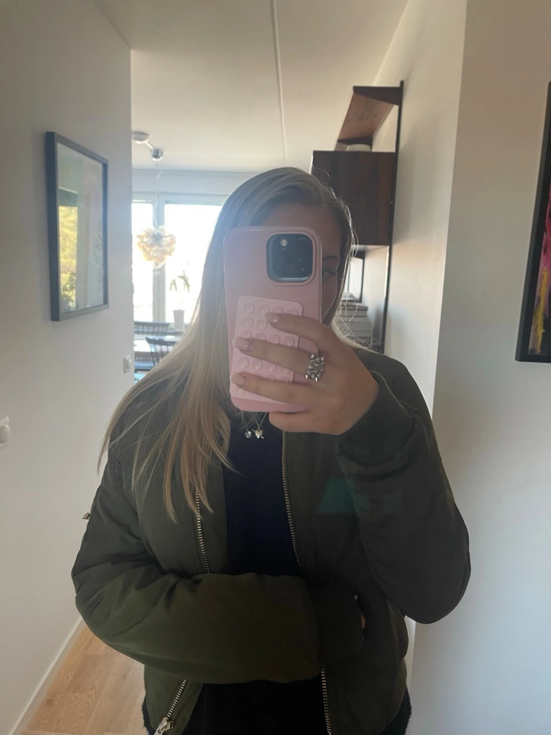 Olivgrön bomberjacka med dragkedja