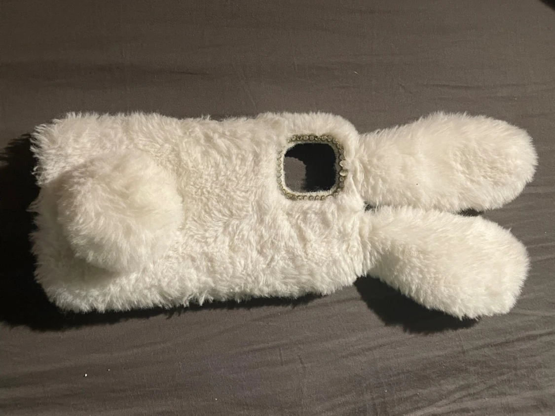 Fluffigt mobilskal med kaninöron