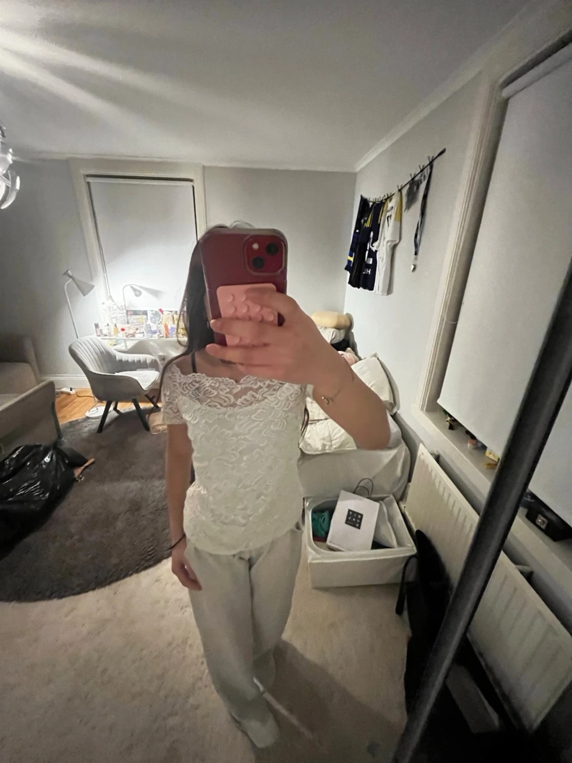 Vit spetsblus med off shoulder