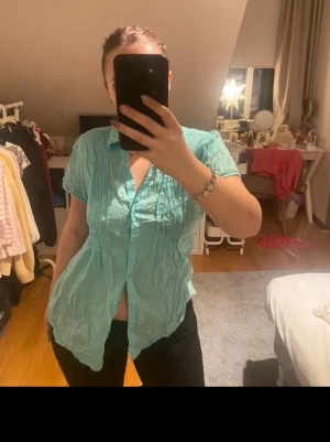 Fin skjorta - Väldigt fin skjorta, storlek 42 men skulle säga M eller L