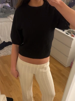 Svart stickad topp  - Så fin stickad topp från Lindex 