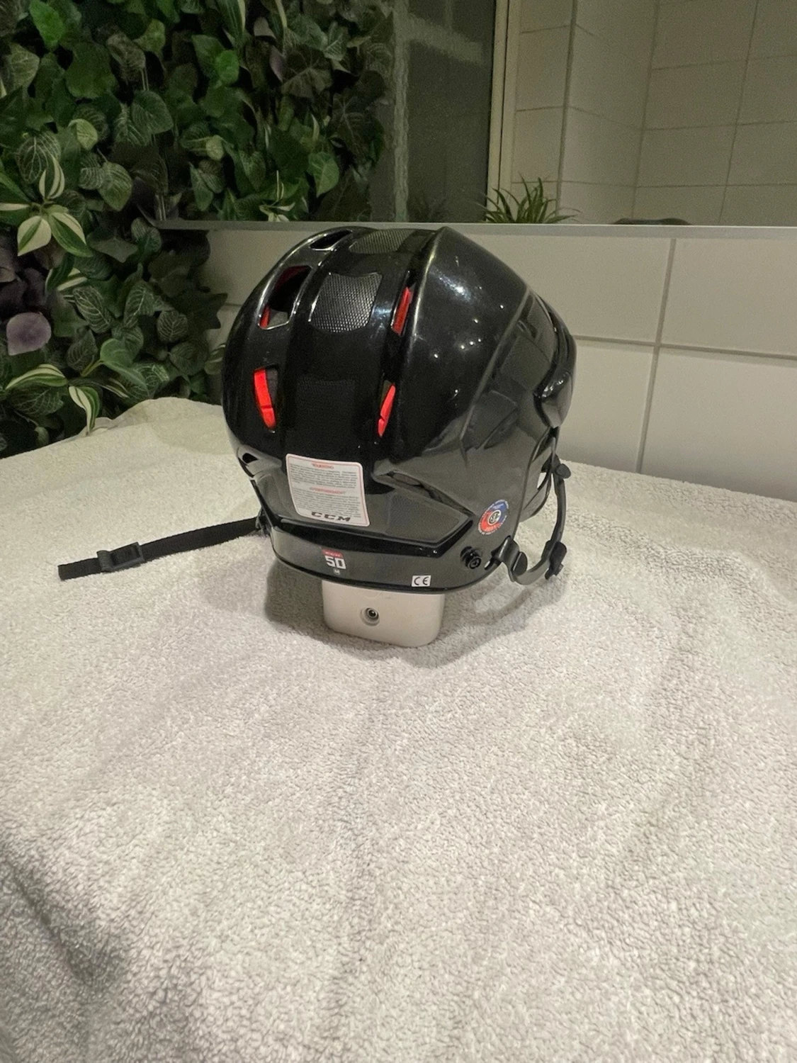 Hockeyhjälm från CCM stl. Medium - 1