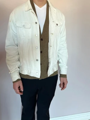 Vit Manchester jacka  - Snygg vit Manchester jacka från Stussy!