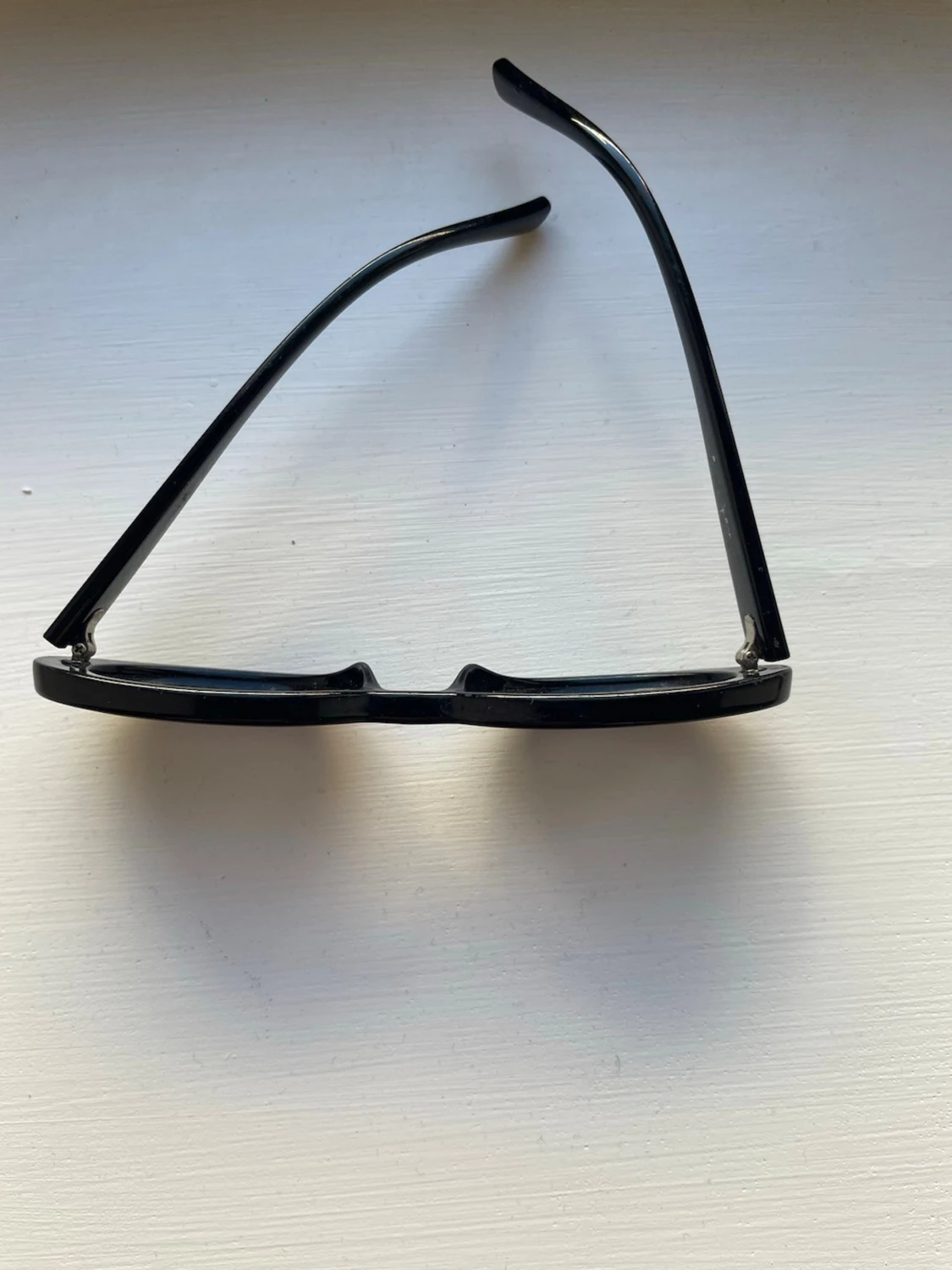 Svarta, ovala glasögon  - 1