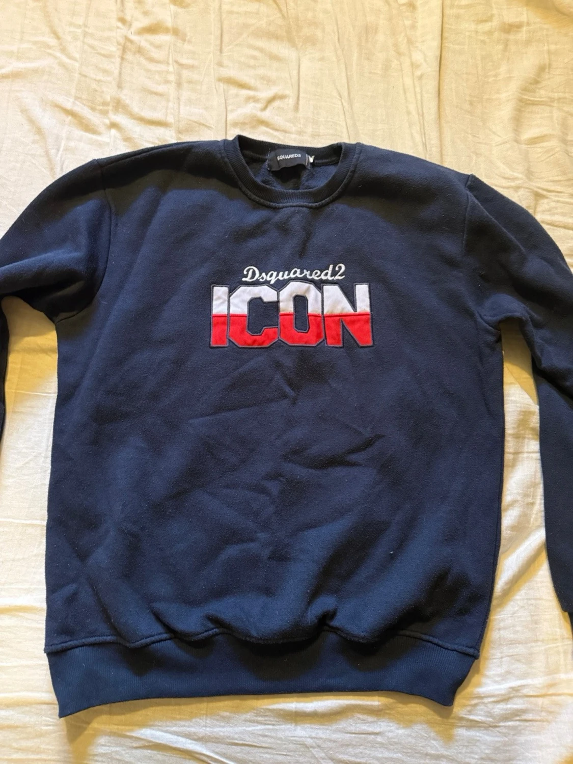 Mörkblå tröja i storlek S