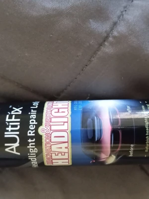 AJltiFix Headlight Repair Kit - AUltiFix Headlight Repair Lotion, en produkt designad för att återställa klarheten på fordonsstrålkastare.  Funktion: Tar bort smuts, smuts och oxidation från bilstrålkastare för att förbättra synligheten. Volym: 100 ml. Användning: Renoverar och restaurerar plaststrålkastare. Egenskaper: Snabbverkande formel för att eliminera dimmighet och repor.