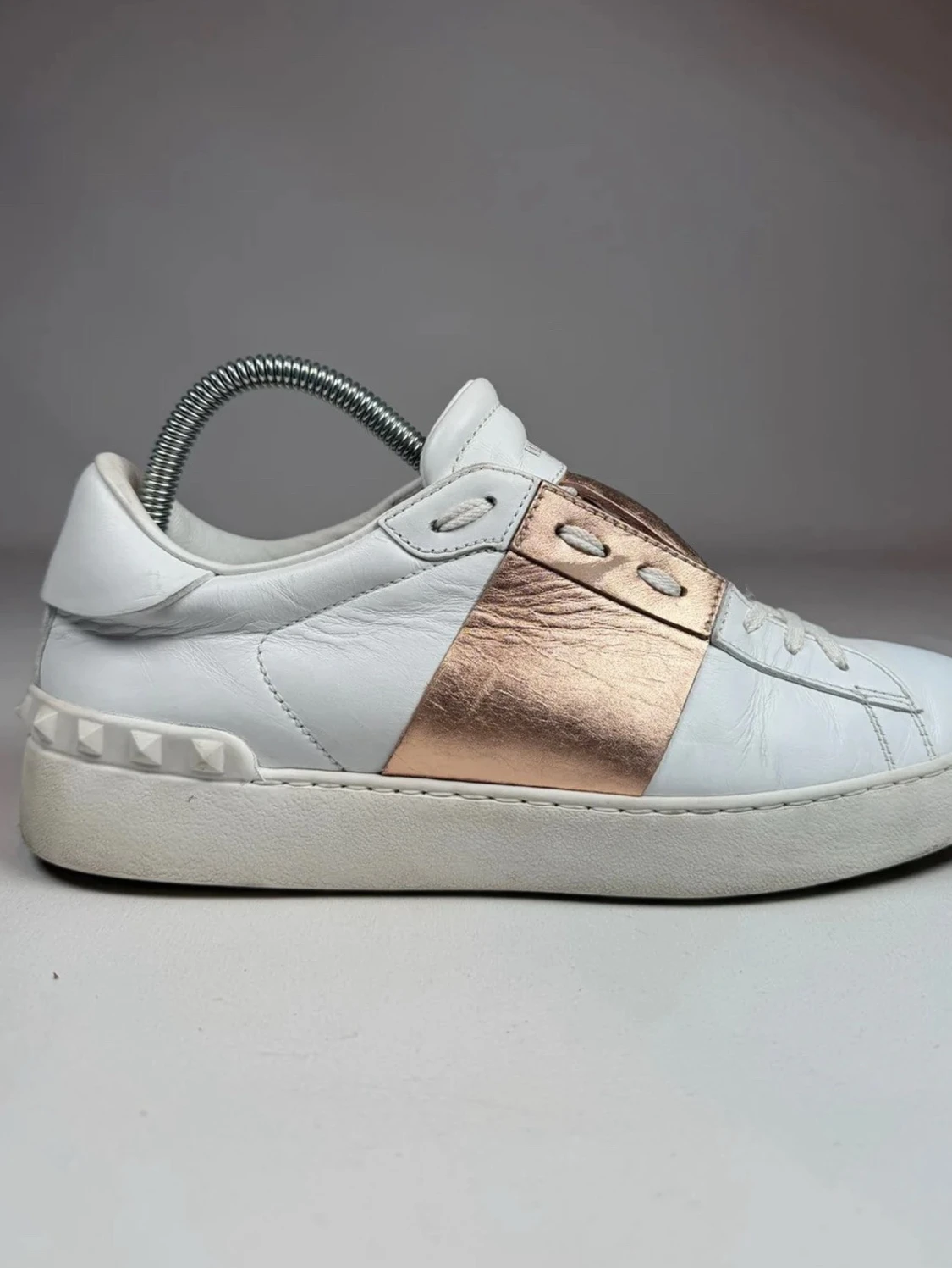 Valentino opens - 1