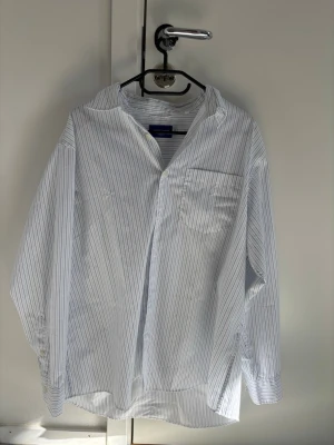 Oversized skjorta från Jack & Jones - Säljer en skjorta från Jack & Jones, helt oanvänd
